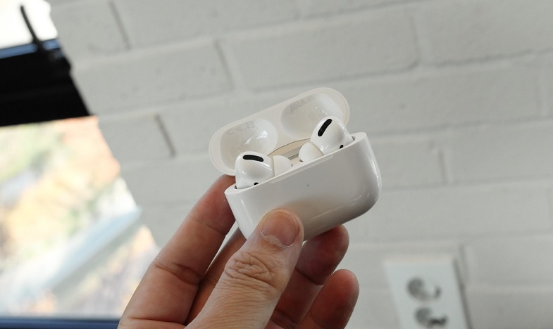 Why Do AirPods Scratch So Easily?