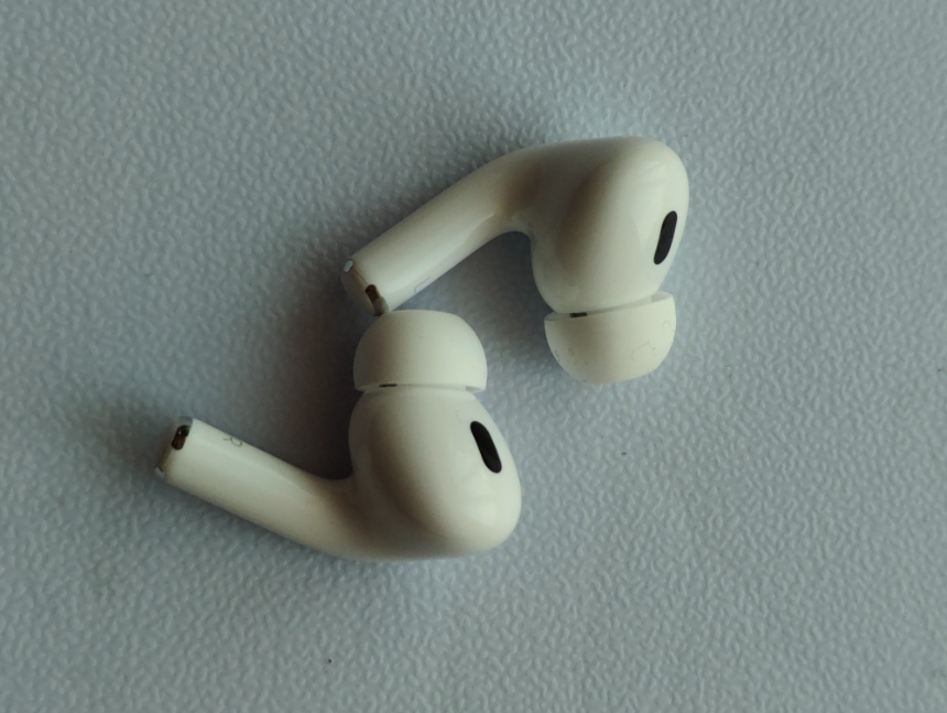 Is It Ok to Leave Airpods Charging Overnight? | integraudio.com