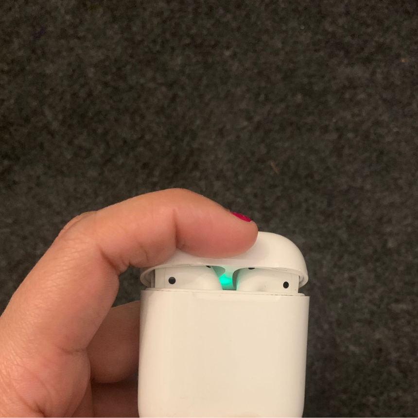 Why Is My AirPods Case Loose & How to Fix It | integraudio.com