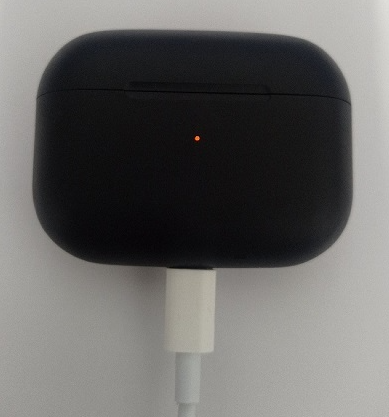 Can iPhone 15 Pro Max Charge AirPods? | integraudio.com